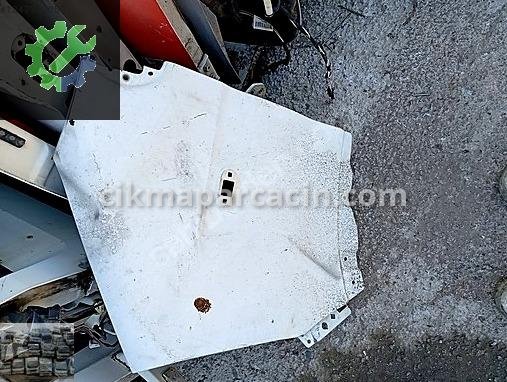 Renault Master Çamurluk MASTER2 çıkma parça