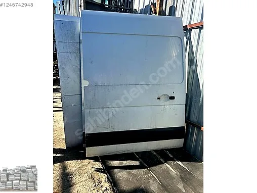 Renault Master Sağ Kapı çıkma parça