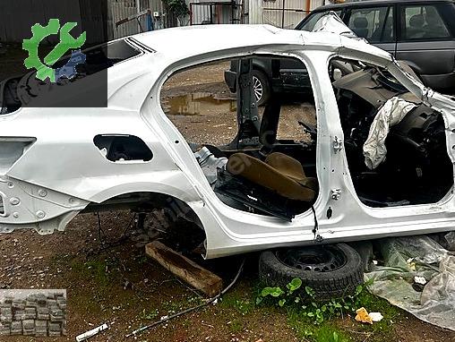 RENO MEGAN 4 SAG ARKA ÇAMURLUK