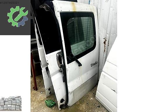 RENO TRAFIC SAĞ BAGAJ KAPAĞI