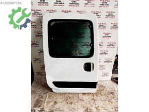 Renault Kango 98 08 arası sağ arka kapi