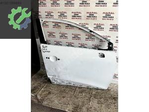 Renault clio 4 sag ön kapı orjınal ufak hasarlı