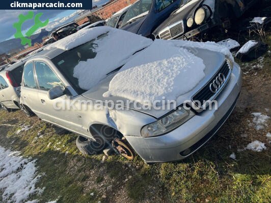 Audi A4 Far çıkma parça