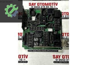 S118402D 8200306033A RENAULT MEGANE 2 SCENIC SİGORTA TAPLASİ SAM