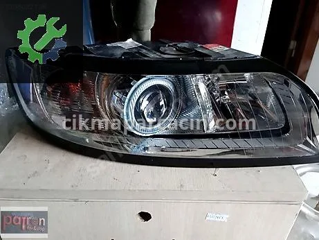 Volvo S40 Sağ Ön Far çıkma parça