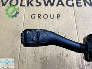 Seat Leon Sıfır Sinyal Kolu 8L0953513J