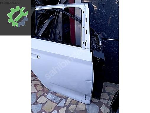 SKODA KAMİQ SAG ARKA KAPİ