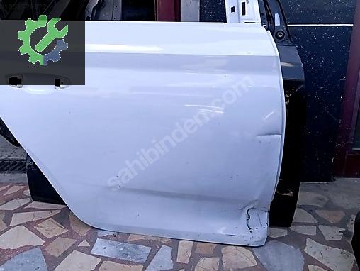 SKODA KAMİQ SAG ARKA KAPİ