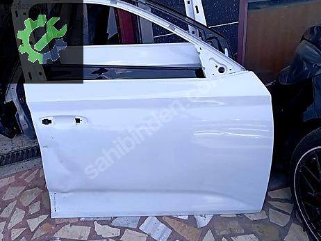 Skoda Kamiq Kapı Menteşesi çıkma parça