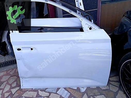 SKODA KAMİQ SAG ON KAPİ