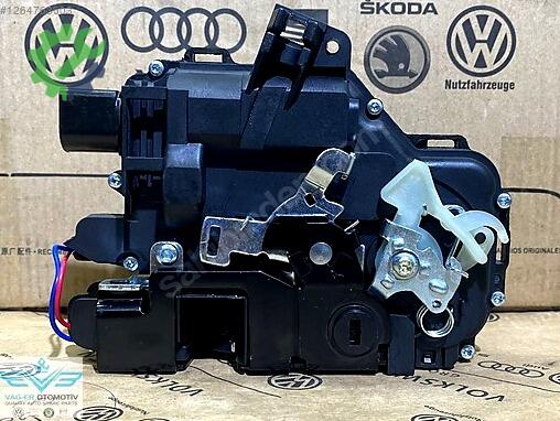 Skoda Octavia Sağ Kapı çıkma parça