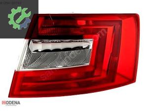 SKODA OCTAVİA 2017- STOP LAMBASI SAĞ LEDLİ BAZ MODEL İTHAL SIFIR