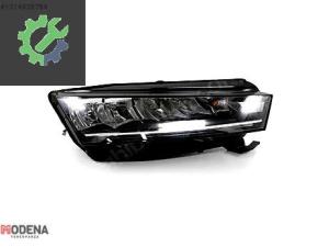 SKODA OCTAVİA 2019-2024 ÖN FAR SAĞ (LEDLİ) SIFIR 5E4941016