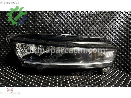 Skoda Octavia Sağ Ön Far çıkma parça