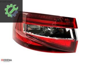 SKODA SUPERB 2015- ARKA STOP LAMBASI SOL (LEDLİ) SIFIR 3V5945207