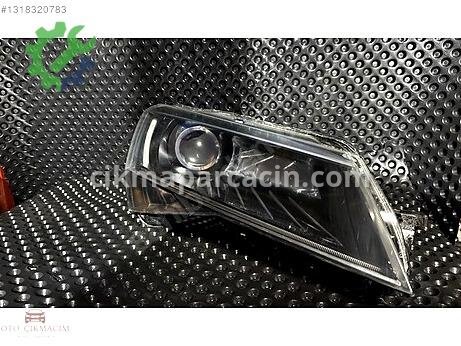 Skoda Superb Sağ Ön Far çıkma parça