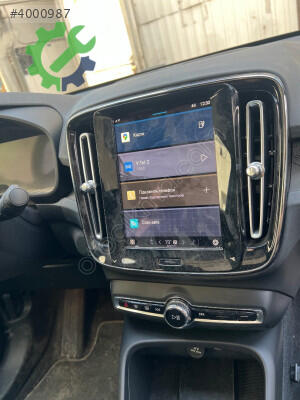 Volvo XC40 Bilgi Ekranı çıkma parça
