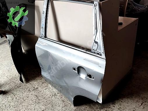 SUZUKİ VİTARA SOL ARKA KAPI