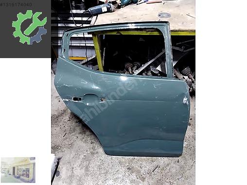 Sandero 3-III Sağ Arka Kapı 2020- 821002247R