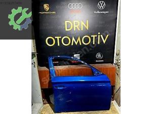 Skoda Kamiq sağ ön kapı