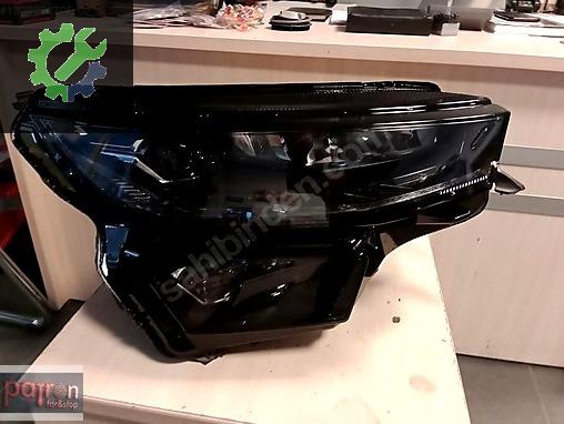 Skoda Karoq Sağ Ön Far çıkma parça