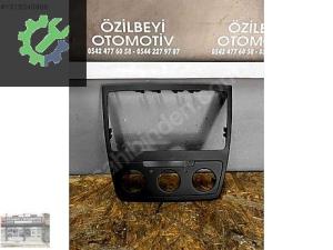 Skoda yeti 2010 2017 teyp çerçevesi sıfır orjinal