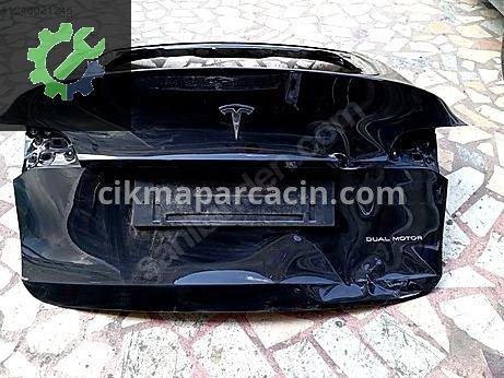Tesla Model Y Bagaj Kapağı çıkma parça