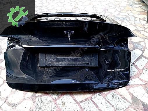 Tesla Model Y Bagaj Kapağı çıkma parça - ÖZGÜR OTO İSTANBUL