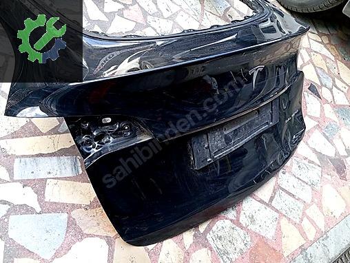 Tesla Model Y Bagaj Kapağı çıkma parça - ÖZGÜR OTO İSTANBUL