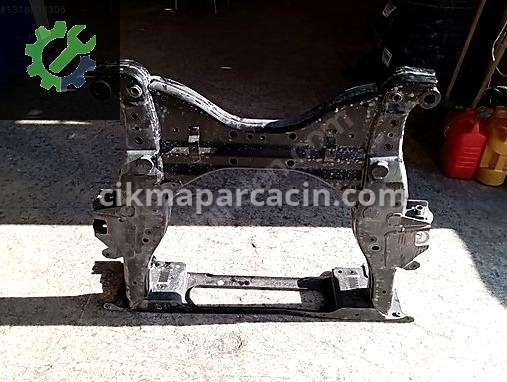 Togg T10X Radyatör Traversi çıkma parça