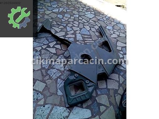 Toyota Auris Sol Arka Çamurluk çıkma parça
