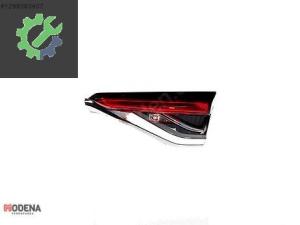 TOYOTA COROLLA 2019- ARKA STOP (LEDLİ) İÇ SAĞ SIFIR 81580-02D60