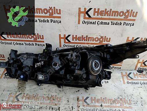 Toyota Corolla Sağ Ön Far 81110-02T31-00 çıkma parça