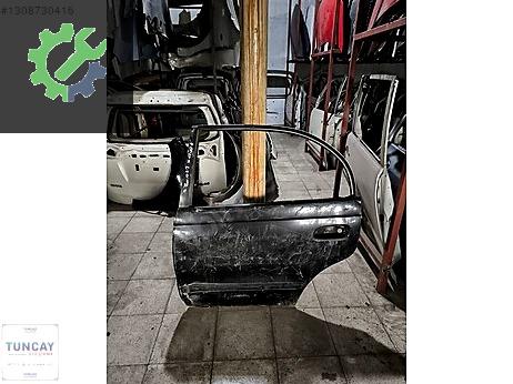 Toyota Corona Kapı (Arka Sol) çıkma parça