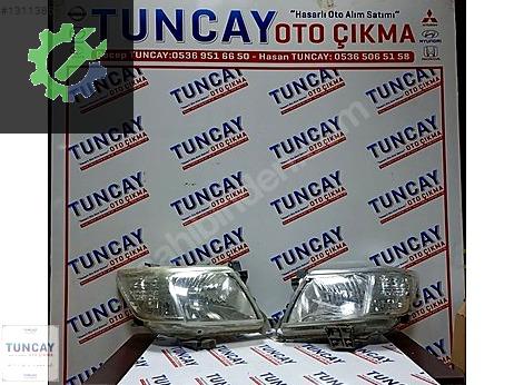 Toyota Hilux Sol Ön Far çıkma parça
