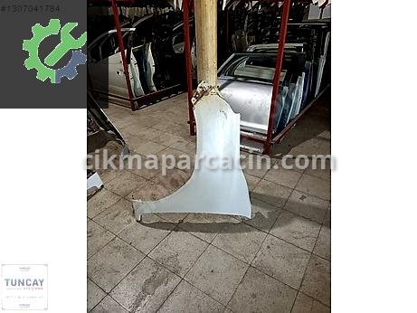Toyota Hilux Çamurluk (Ön) çıkma parça