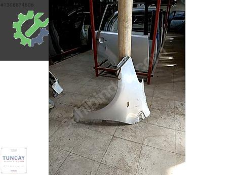 Toyota Yaris Çamurluk (Ön) çıkma parça