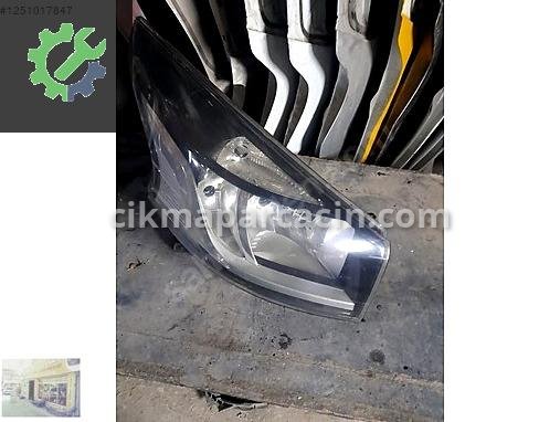 Renault Trafic Sağ Ön Far 260108724R çıkma parça