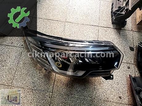 Renault Trafic Sağ Ön Far çıkma parça