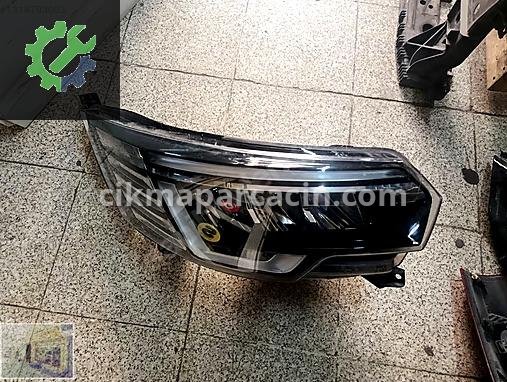Renault Trafic Sağ Ön Far çıkma parça