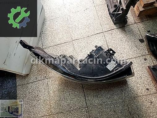 Renault Trafic Sağ Ön Far çıkma parça