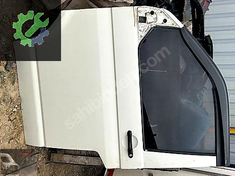 Volkswagen Transporter Kapı (Ön Sol) çıkma parça