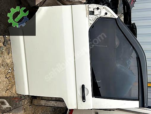 Volkswagen Transporter Kapı (Ön Sol) çıkma parça