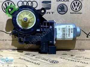 Volkswagen Passat 2010-2014 Çıkma Cam Motoru 7E0959801J
