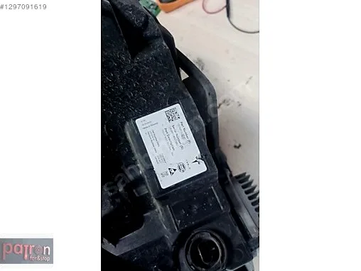 Tesla Model Y Sol Ön Far çıkma parça