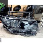 Toyota Auris Makyajlı Sağ Far Orjinal