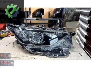 Toyota Auris Makyajlı Sağ Far Orjinal