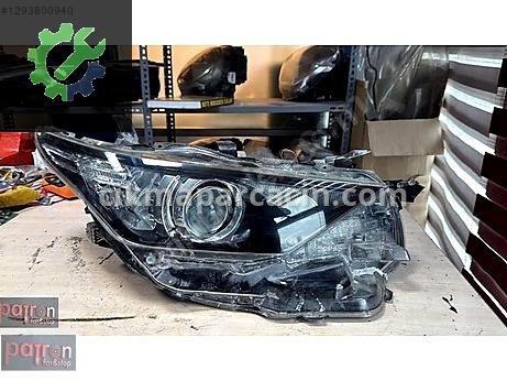 Toyota Auris Sağ Ön Far çıkma parça