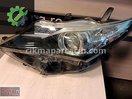 Toyota Auris Sol Ön Far çıkma parça