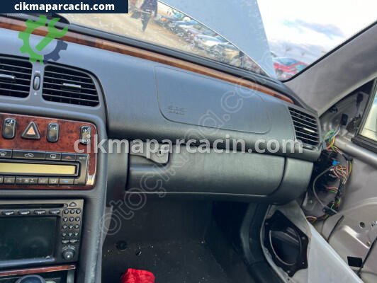 Mercedes-Benz C Serisi Havalandırma Izgaraları çıkma parça